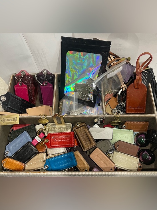 Various Other - Tara’s Bags & Tags Share Show (Green Please)